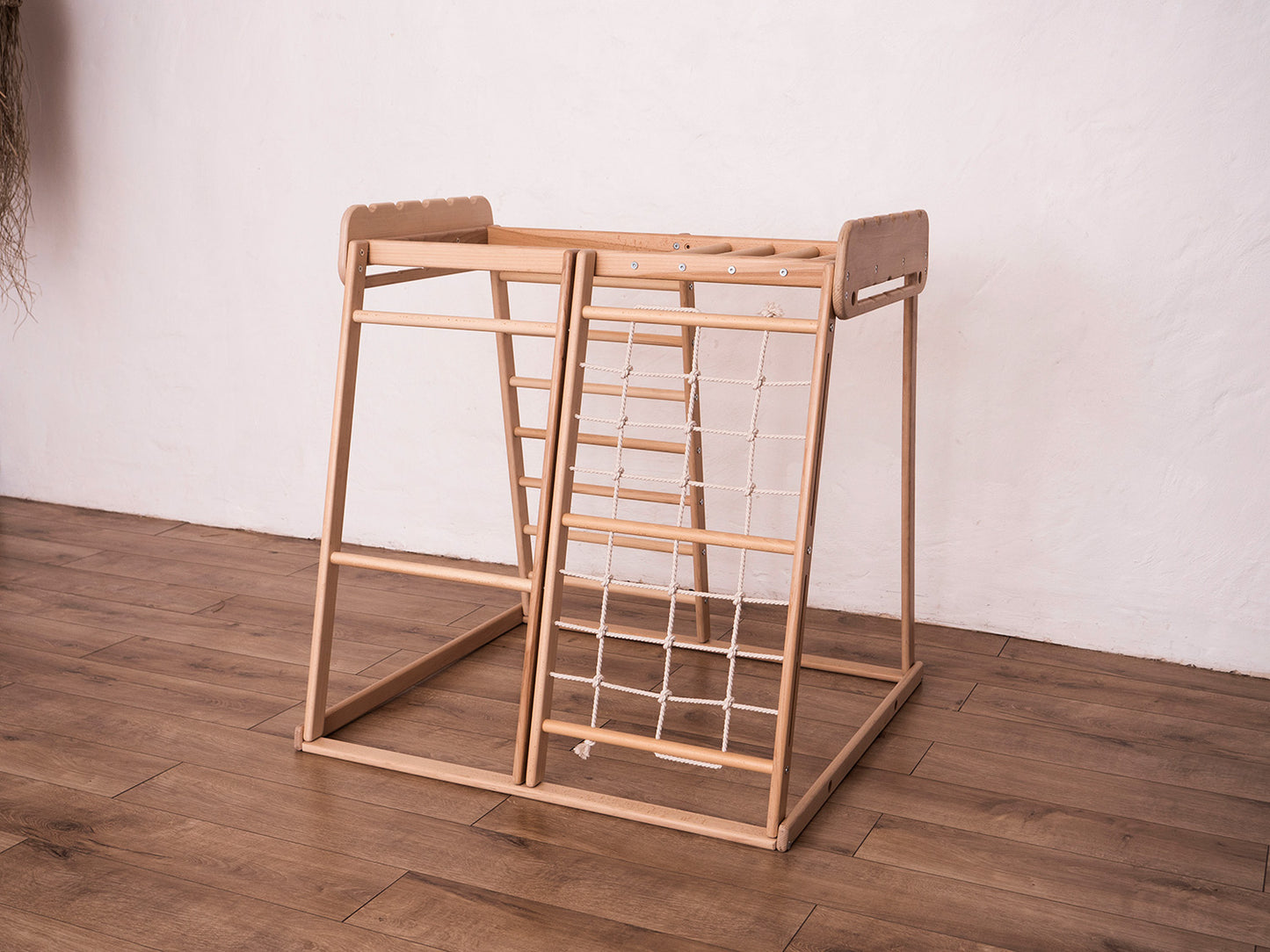 Kiipeilyteline PIENI SKANDINAVIAN tikkailla